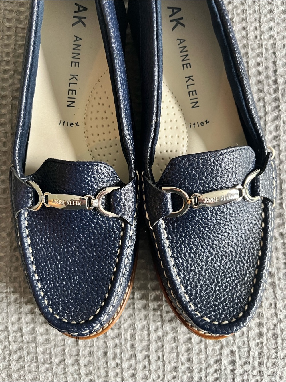 Anne Klein Women's Navy Leather Loafers - The Closet Staple! - Picture 4 of 6